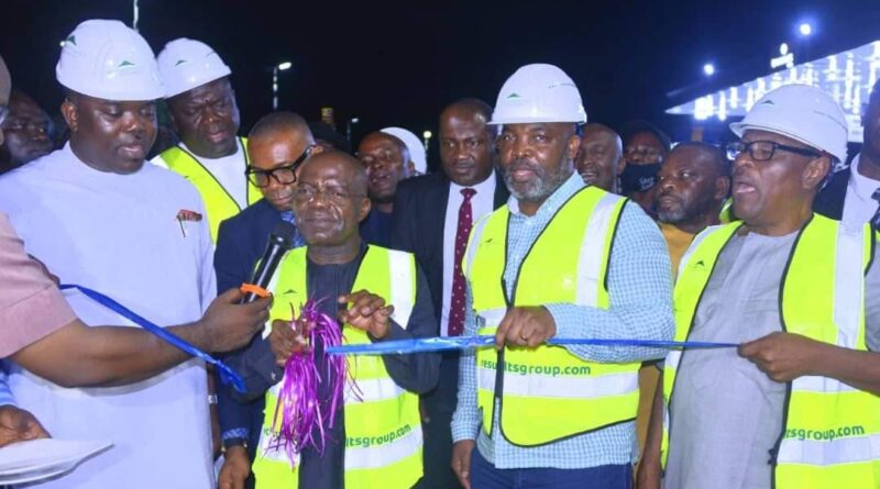 Gov. Alex commissions three roads and Street Light in Aba